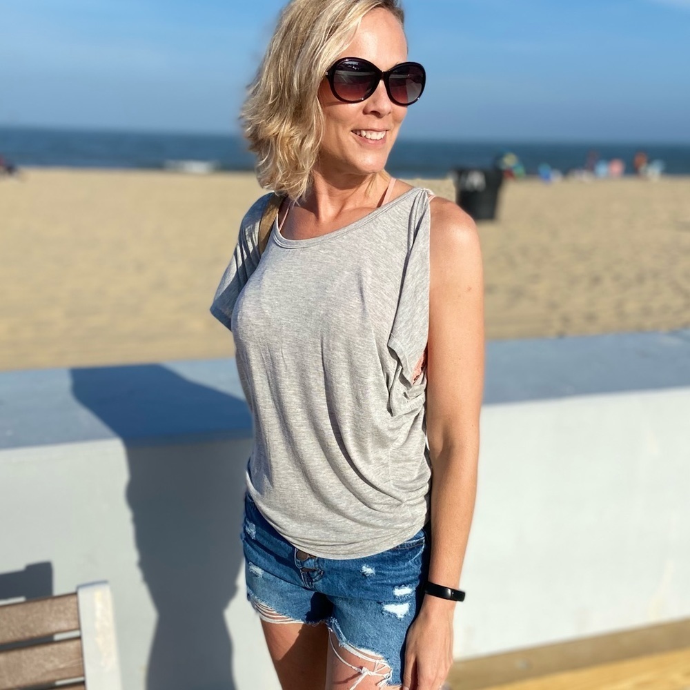 Scoop back flutter tee